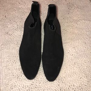 ASOS DESIGN Wide Fit chelsea boots